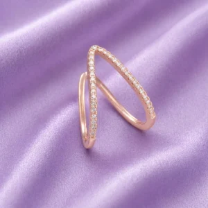 Minimalist V-Curved Ring